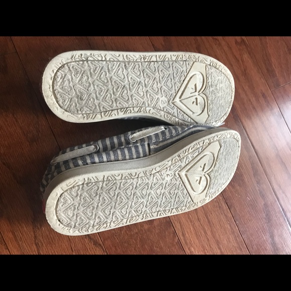 Girls Roxy slip on’s - Picture 3 of 4